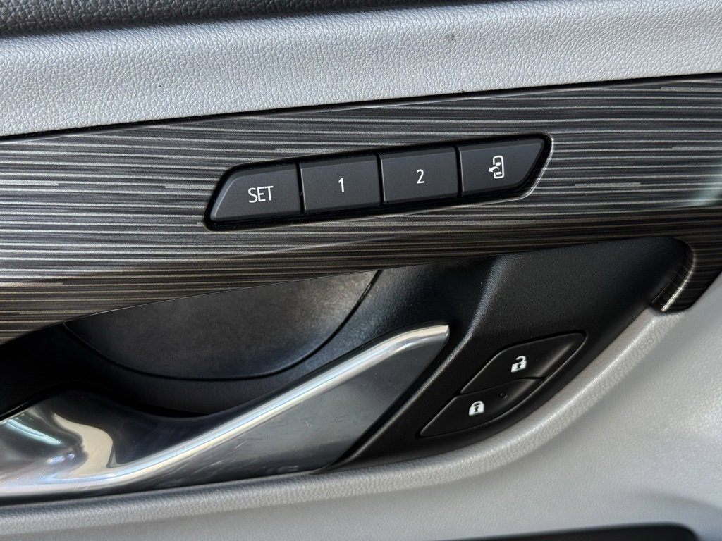 2024 Toyota RAV4 SLT photo 26