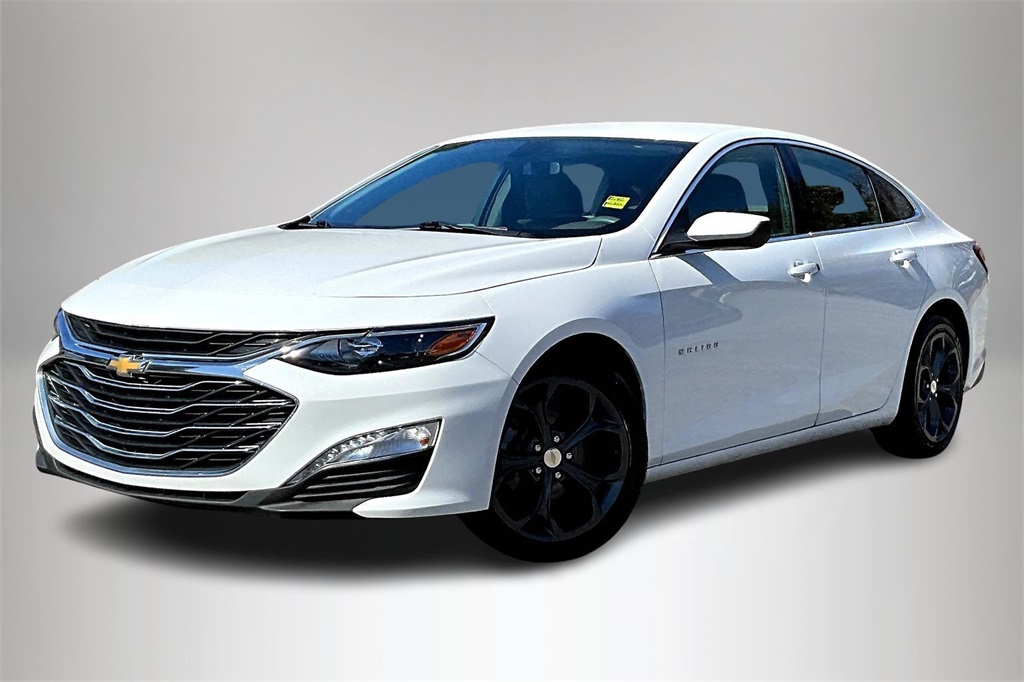 2022 Chevrolet Malibu 1LT photo 2