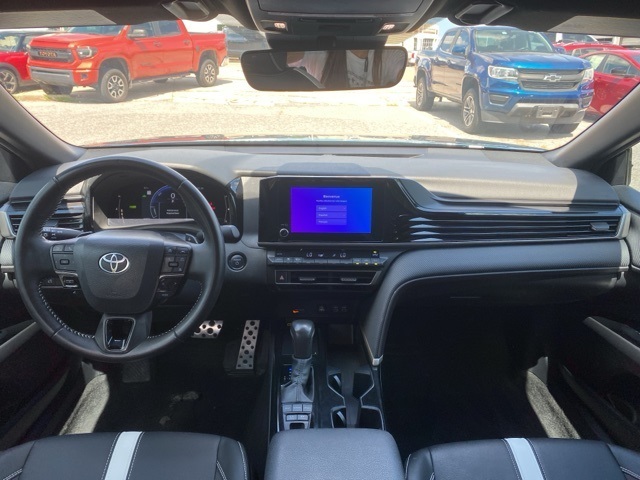 2025 Toyota Camry SE photo 18
