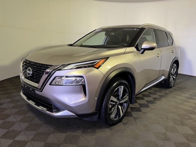 2023 Nissan Rogue Platinum photo 3
