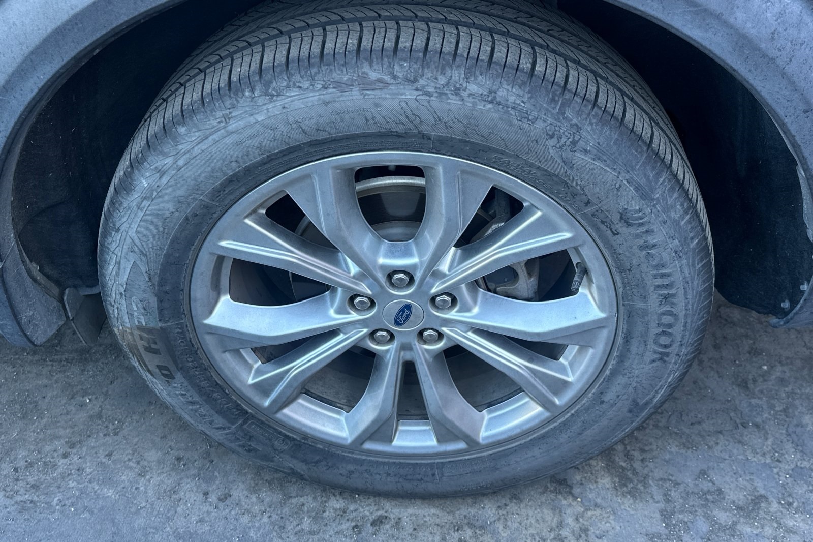 2021 Ford Explorer XLT photo 3