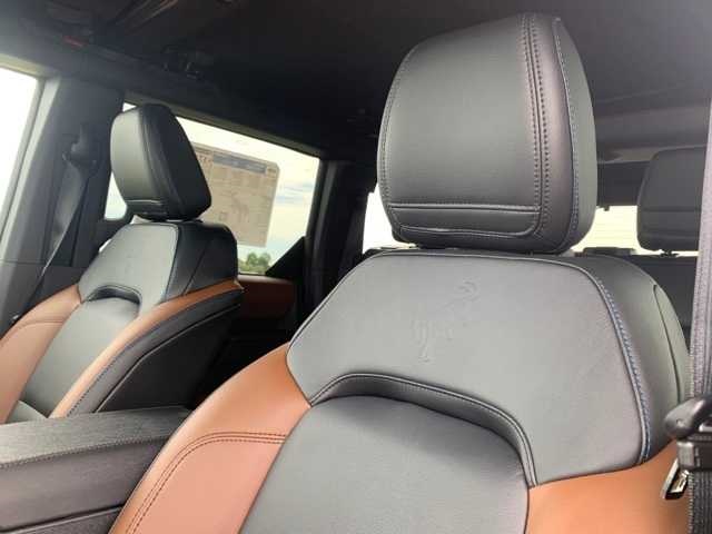 2024 Ford Bronco Outer Banks photo 16