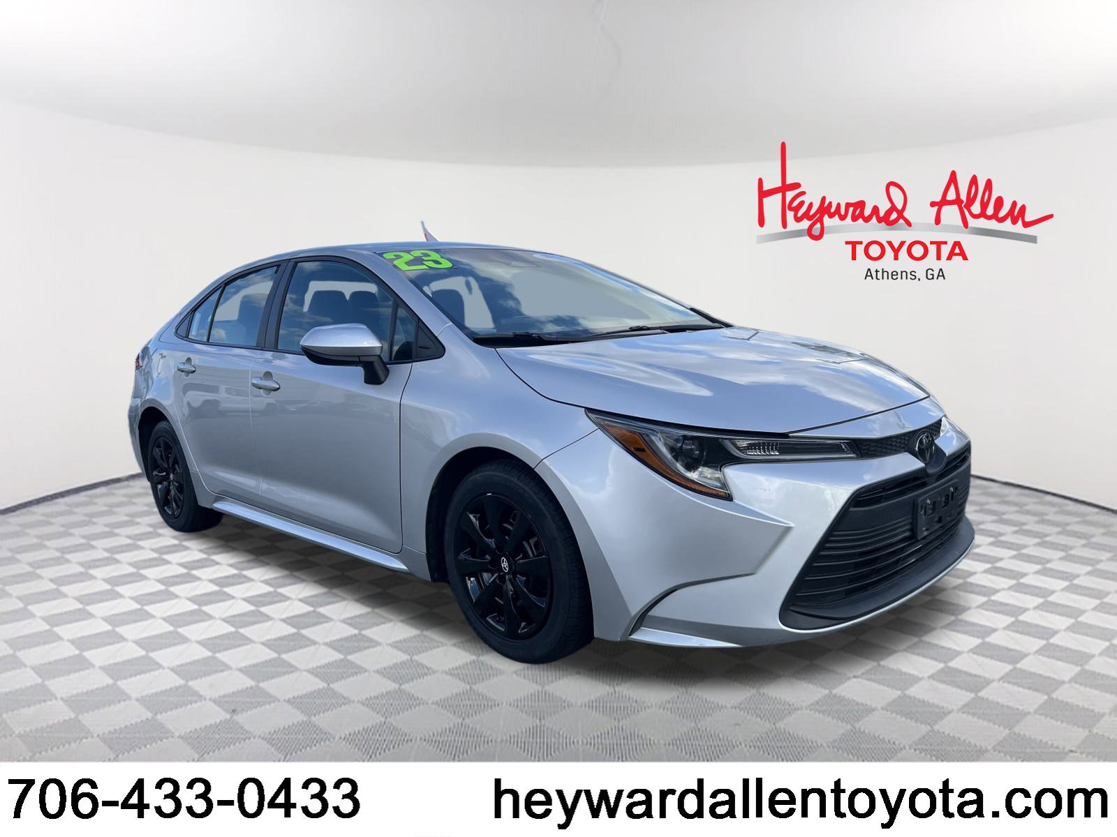 2023 Toyota Corolla LE's photo
