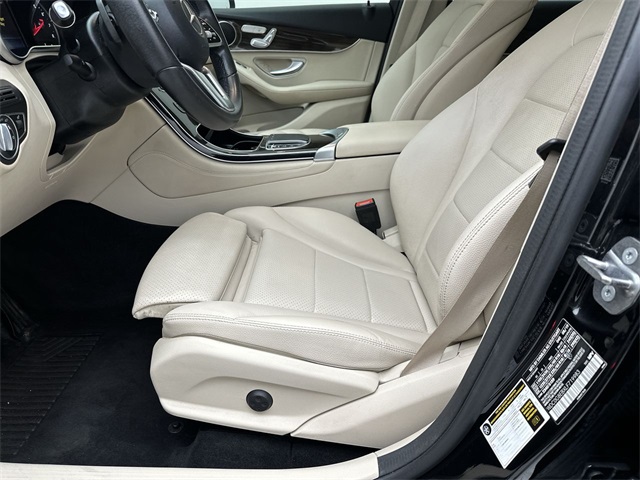 2020 Mercedes Benz GLC 300 4MATIC photo 3