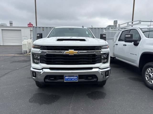 2026 Chevrolet Silverado LT photo 2