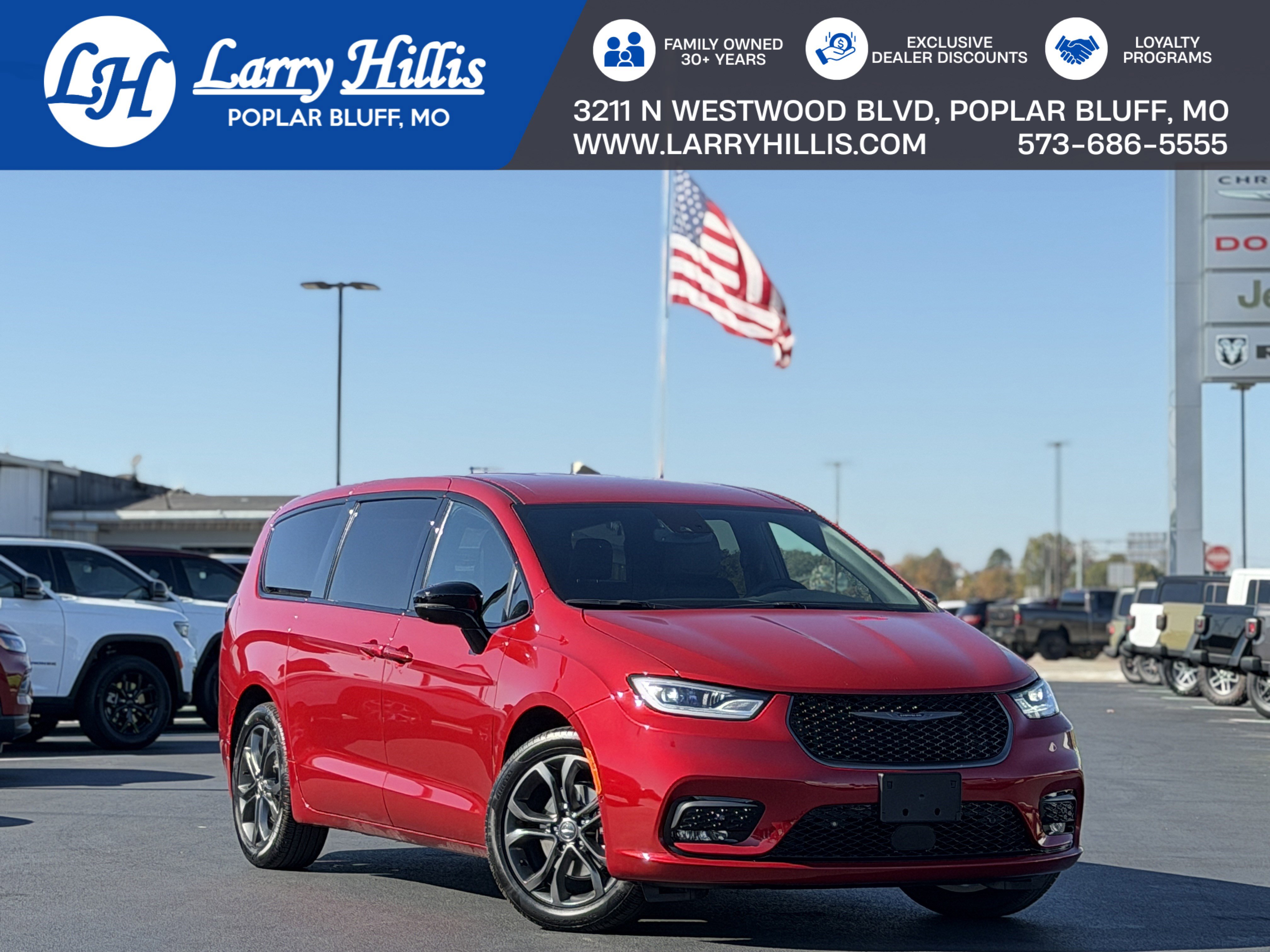 2026 Chrysler Pacifica Select's photo