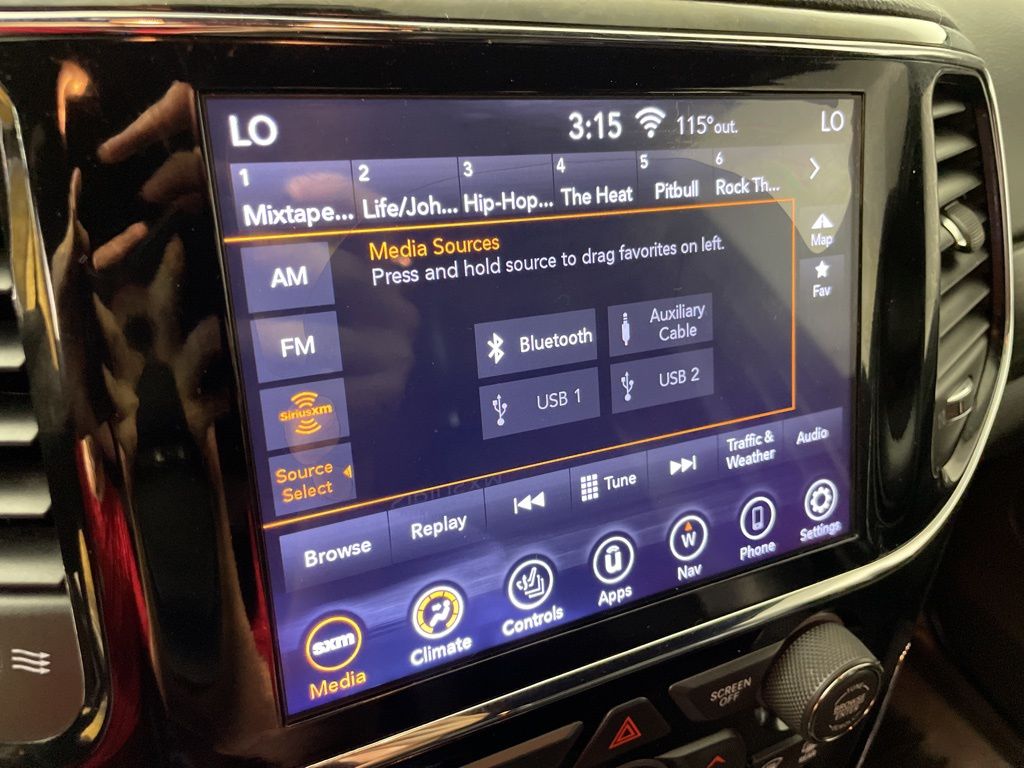 2020 Jeep Grand Cherokee Altitude photo 28