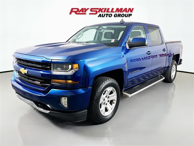 2017 Chevrolet Silverado 1500 LT photo 3