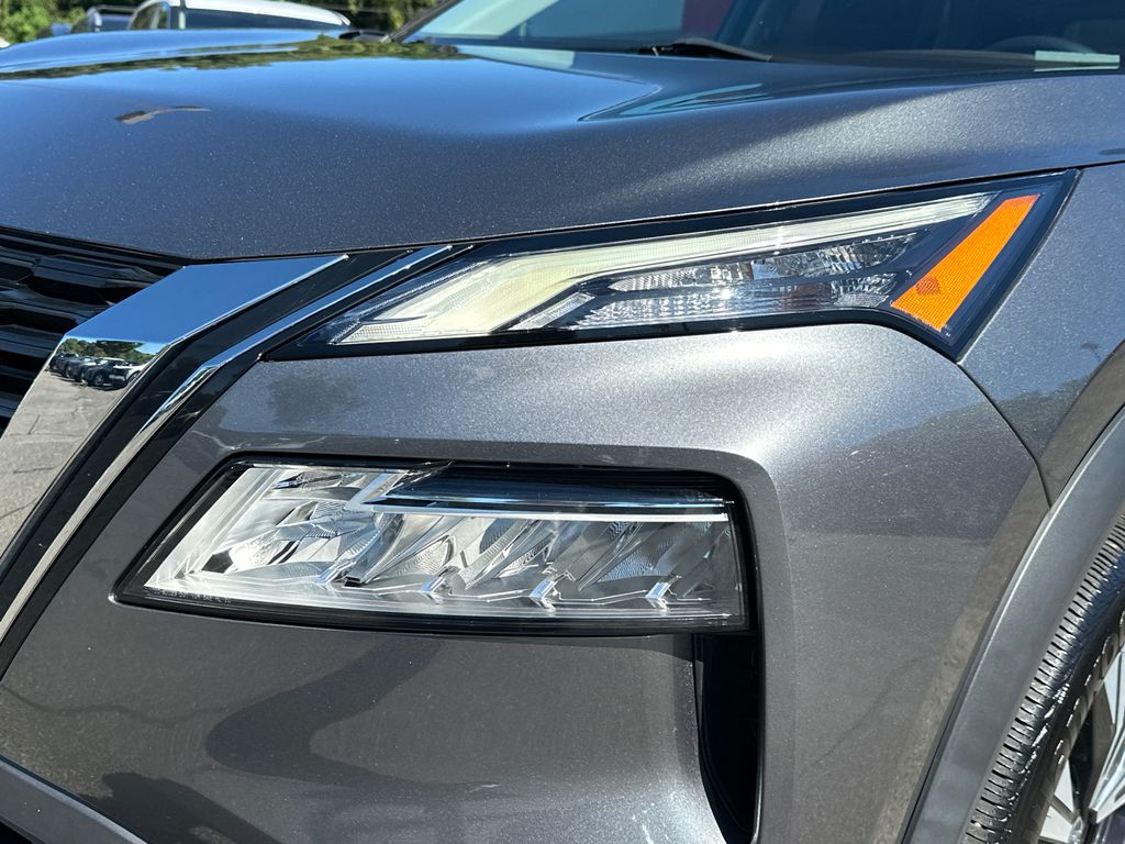 2021 Nissan Rogue SV photo 7
