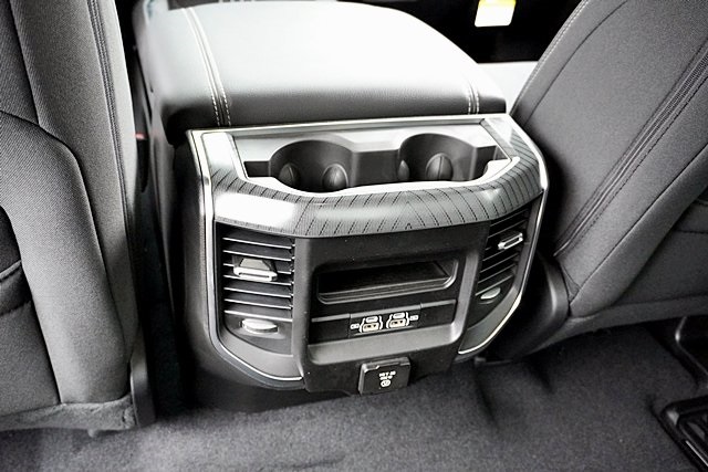 New 2026 Bright White Clear-Coat Exterior Paint RAM Big Horn/Lone Star image 25