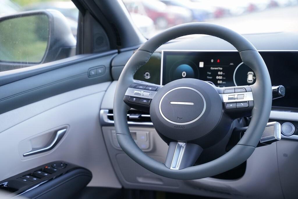 2025 Hyundai Tucson Hybrid Limited photo 8