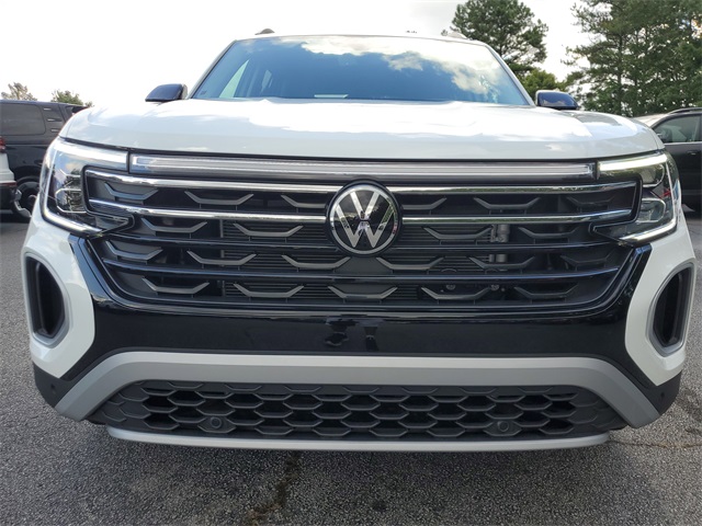 2025 Volkswagen Atlas Peak Edition SE photo 2