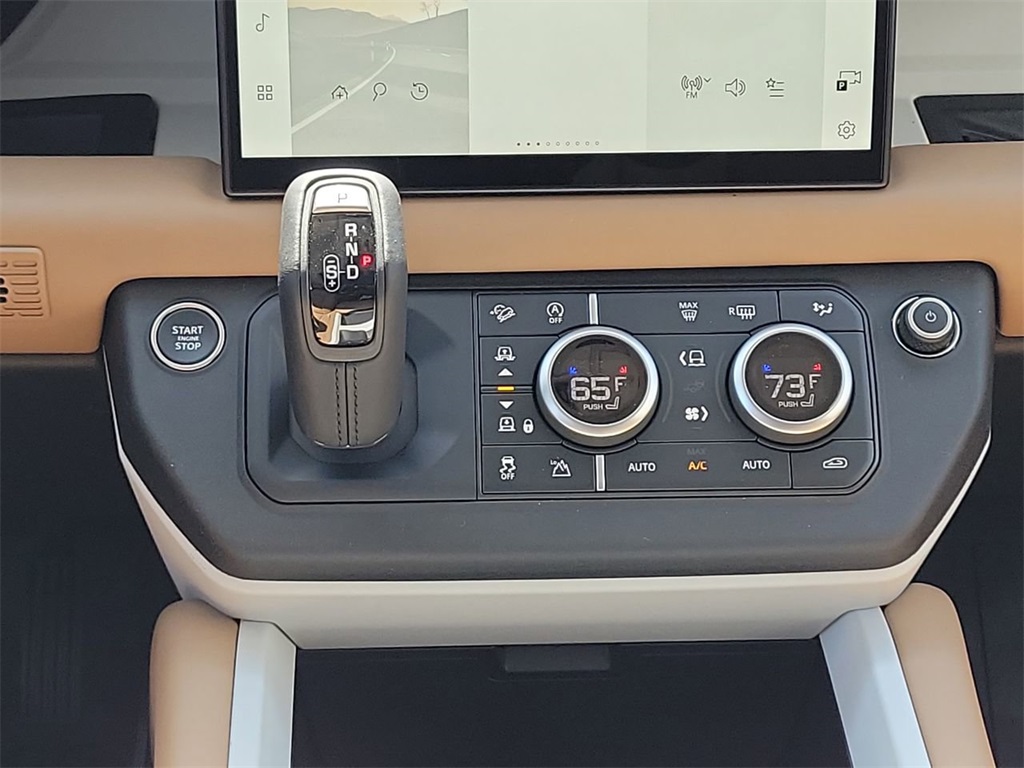 2025 Land Rover Defender 130 S photo 18