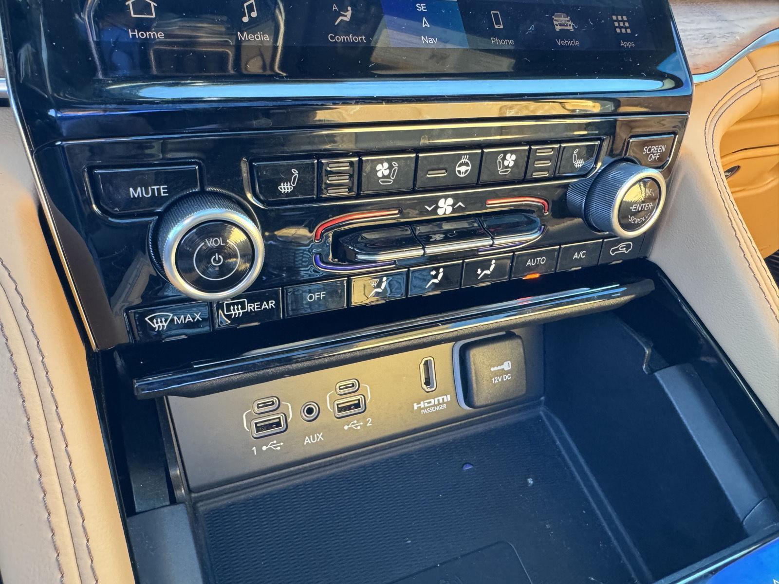 2023 Jeep Grand Cherokee L Summit Reserve photo 12