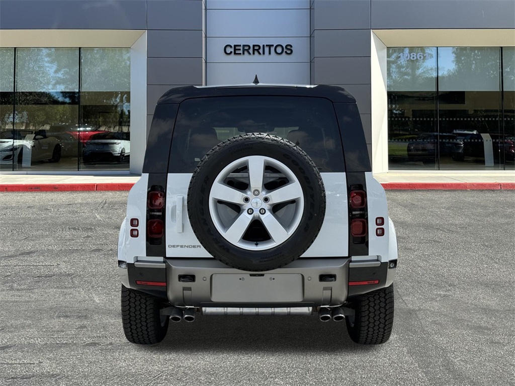 2025 Land Rover Defender 110 X-Dynamic SE photo 3