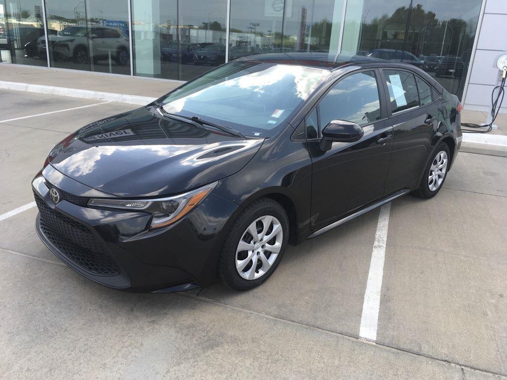 Used 2021 Toyota Corolla LE with VIN 5YFEPMAE4MP251330 for sale in Denison, TX