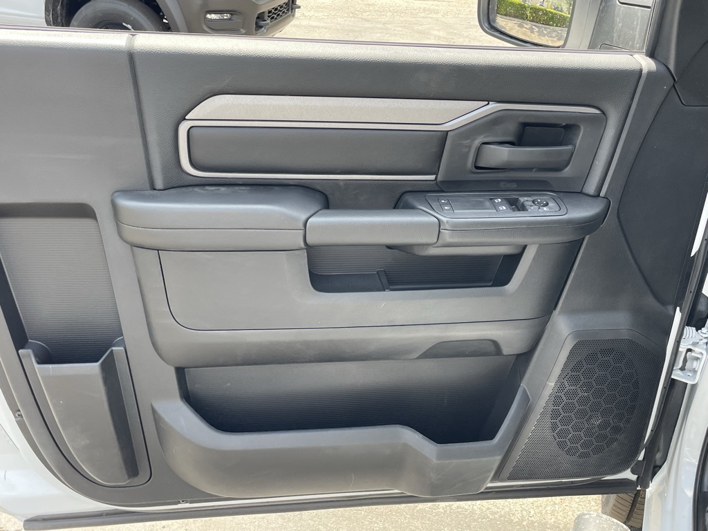 2025 Ram 2500 Tradesman photo 12