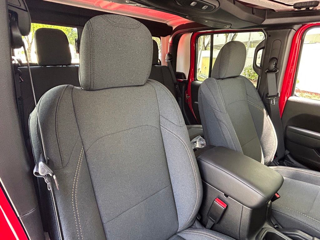 2025 Jeep Gladiator Sport S photo 19