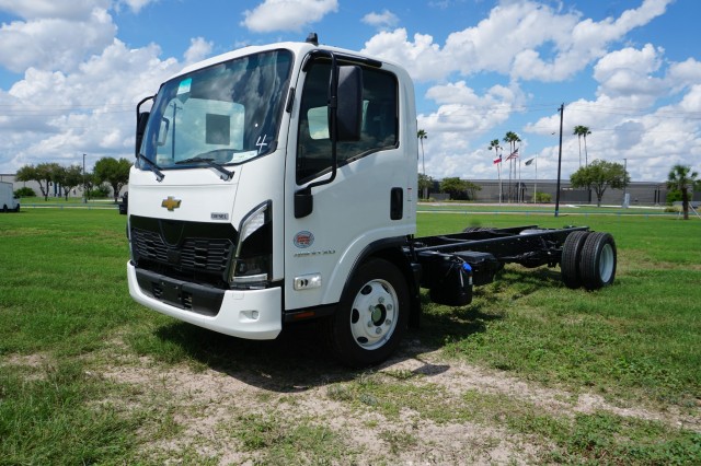2025 Chevrolet Low Cab Forward Base's photo