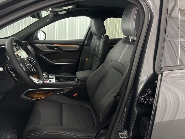 2025 Jaguar F-PACE P400 R-Dynamic S photo 12