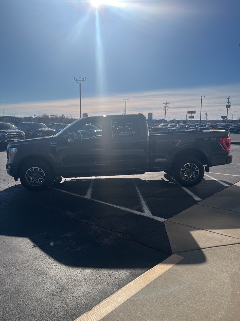 2021 Ford F-150 XL photo 3