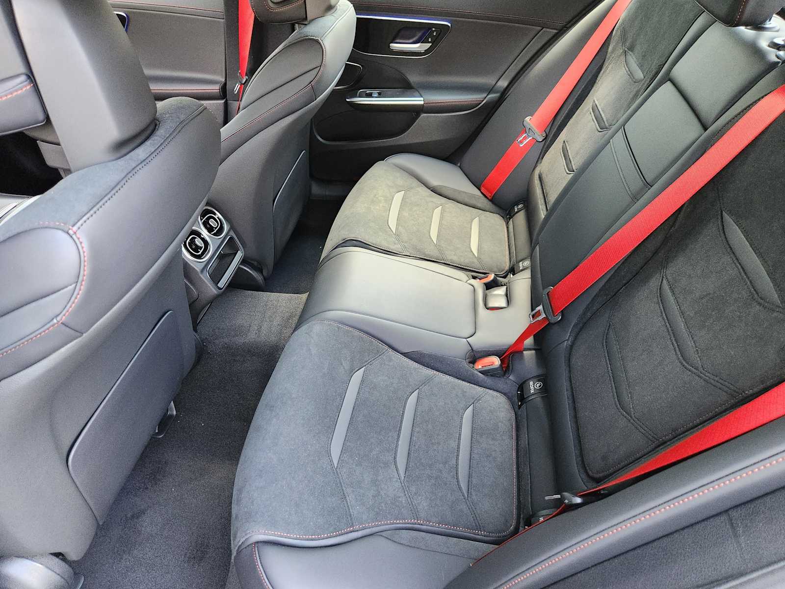 2025 Mercedes Benz C AMG 43 photo 20