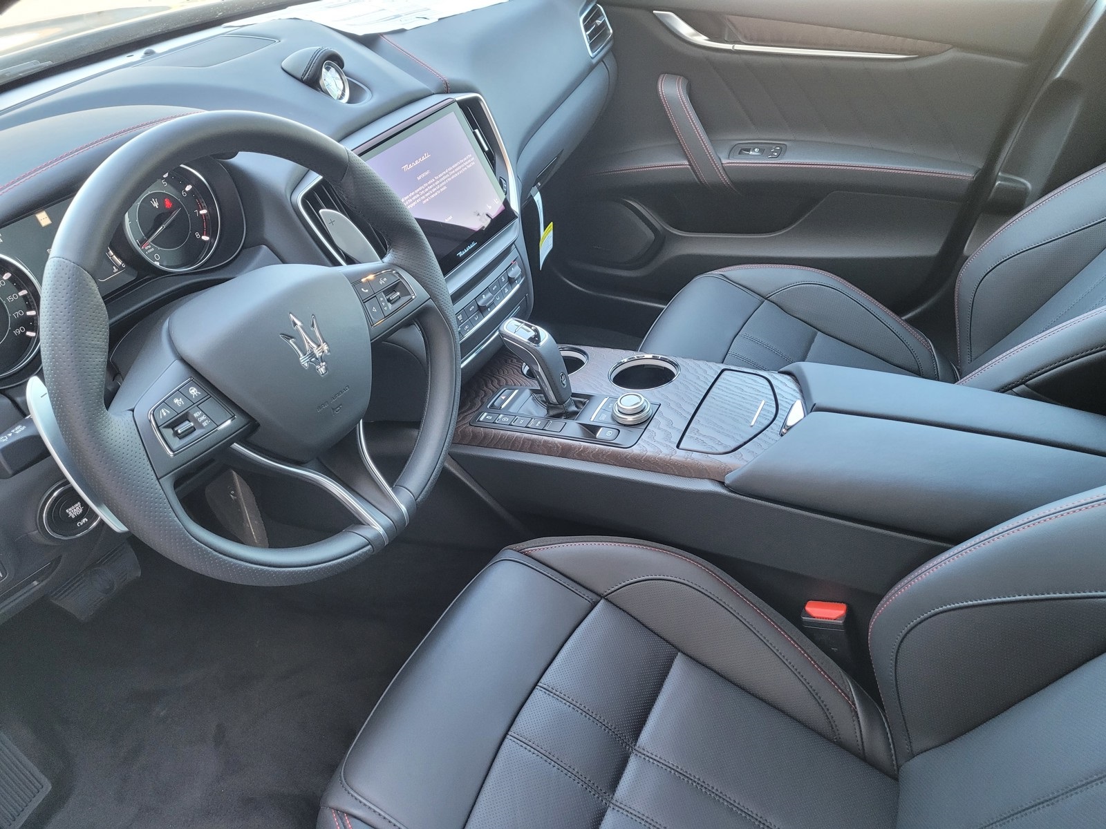 2024 Maserati Ghibli Modena Q4 photo 11
