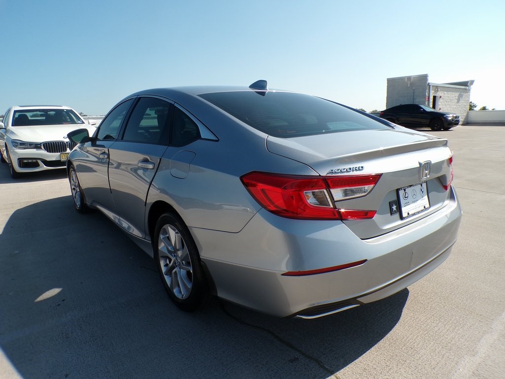 2019 Honda Accord LX photo 4