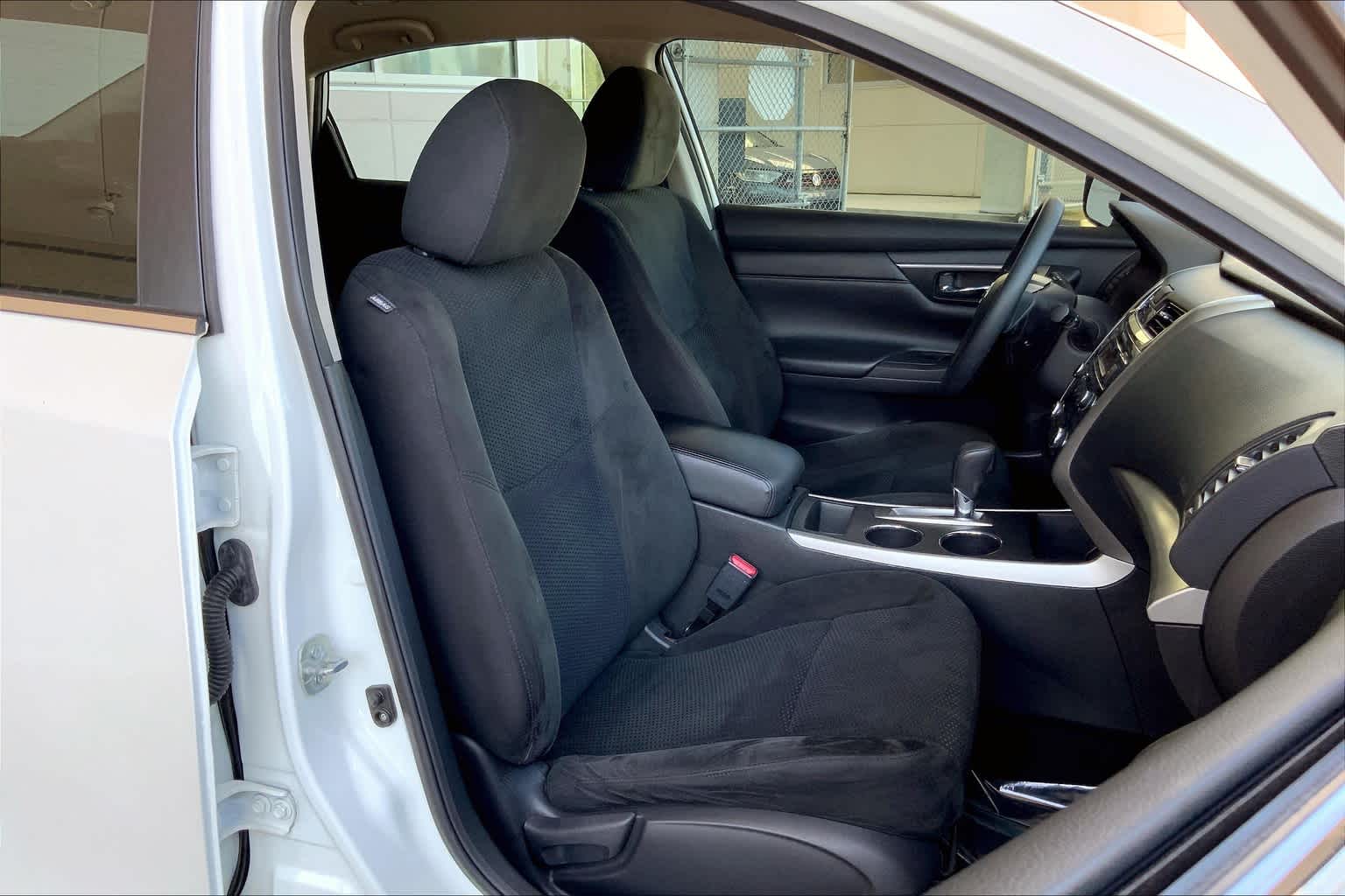 2015 Nissan Altima 2.5 S photo 8