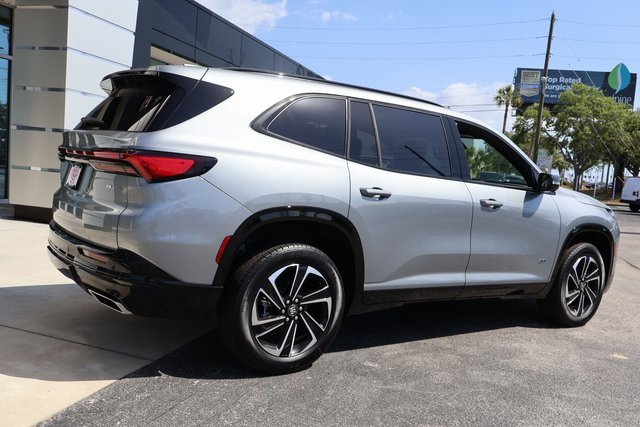 2025 Buick Enclave Sport Touring photo 4