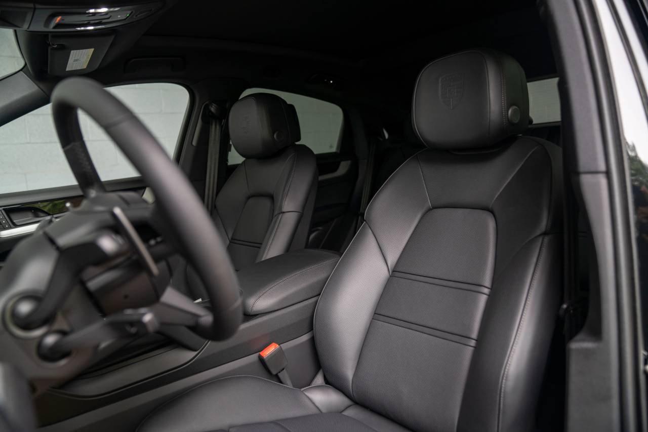 2025 Porsche Cayenne Coupe photo 5