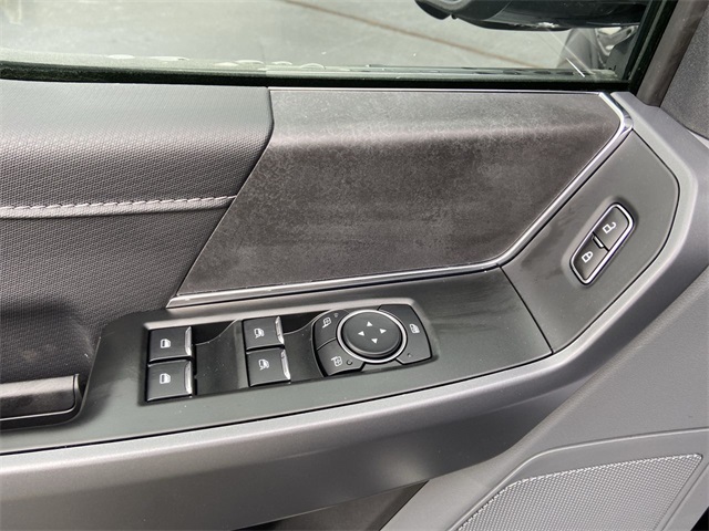 2025 Ford F-150 XLT photo 4