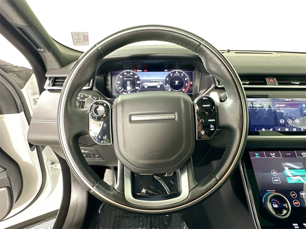 Used 2018 Fuji White Land Rover SE R-Dynamic image 12