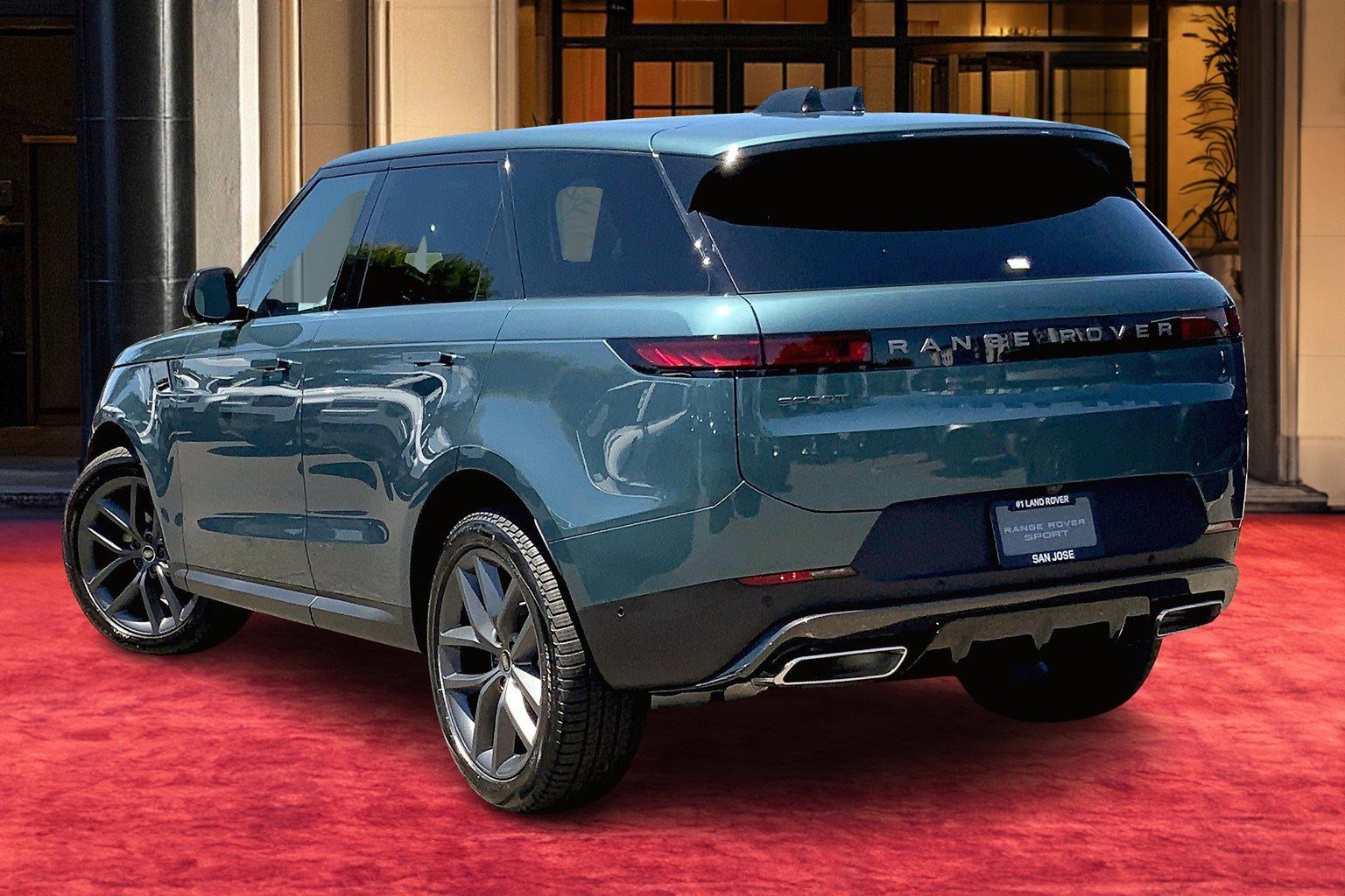 2025 Land Rover Range Rover Sport SE photo 3