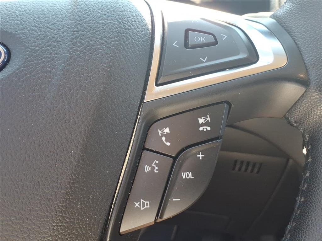2022 Ford Edge SEL photo 19