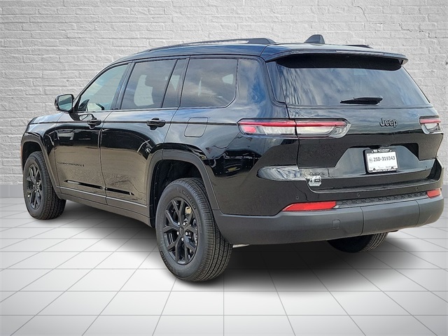 2025 Jeep Grand Cherokee Altitude photo 3
