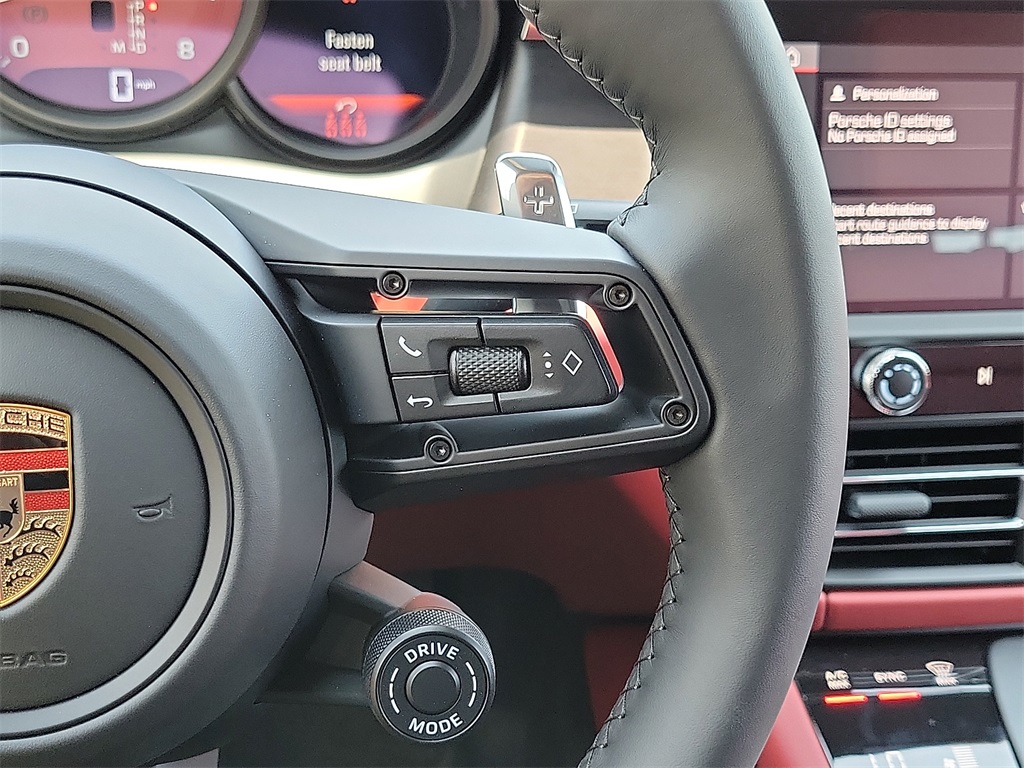 2025 Porsche Macan GTS photo 13