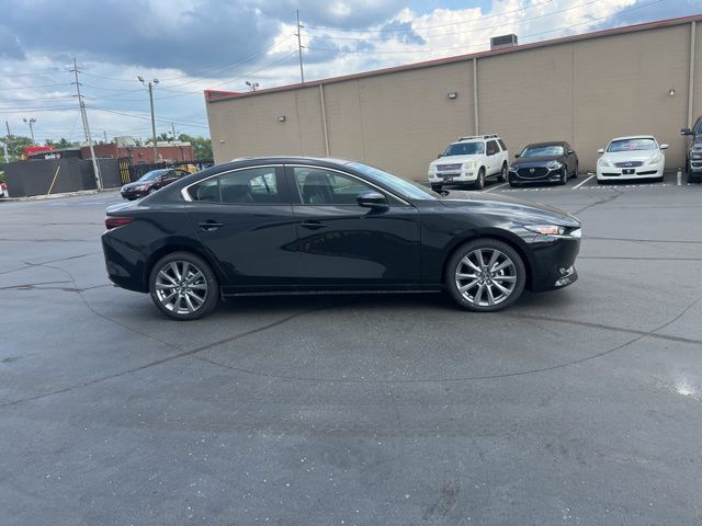 2025 Mazda Mazda3 2.5 s Preferred photo 4