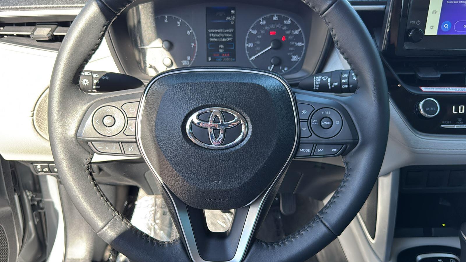 2024 Toyota Corolla Cross LE photo 15
