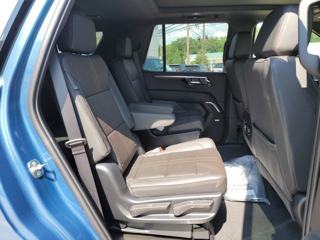 2025 Chevrolet Tahoe High Country photo 16