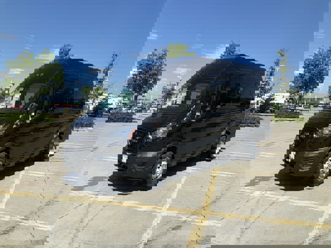 2025 Ford Transit Passenger Van photo 4