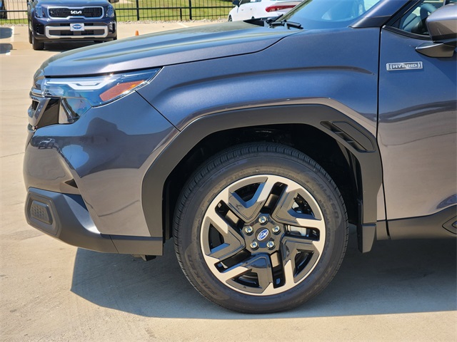 2025 Subaru Forester Premium photo 4