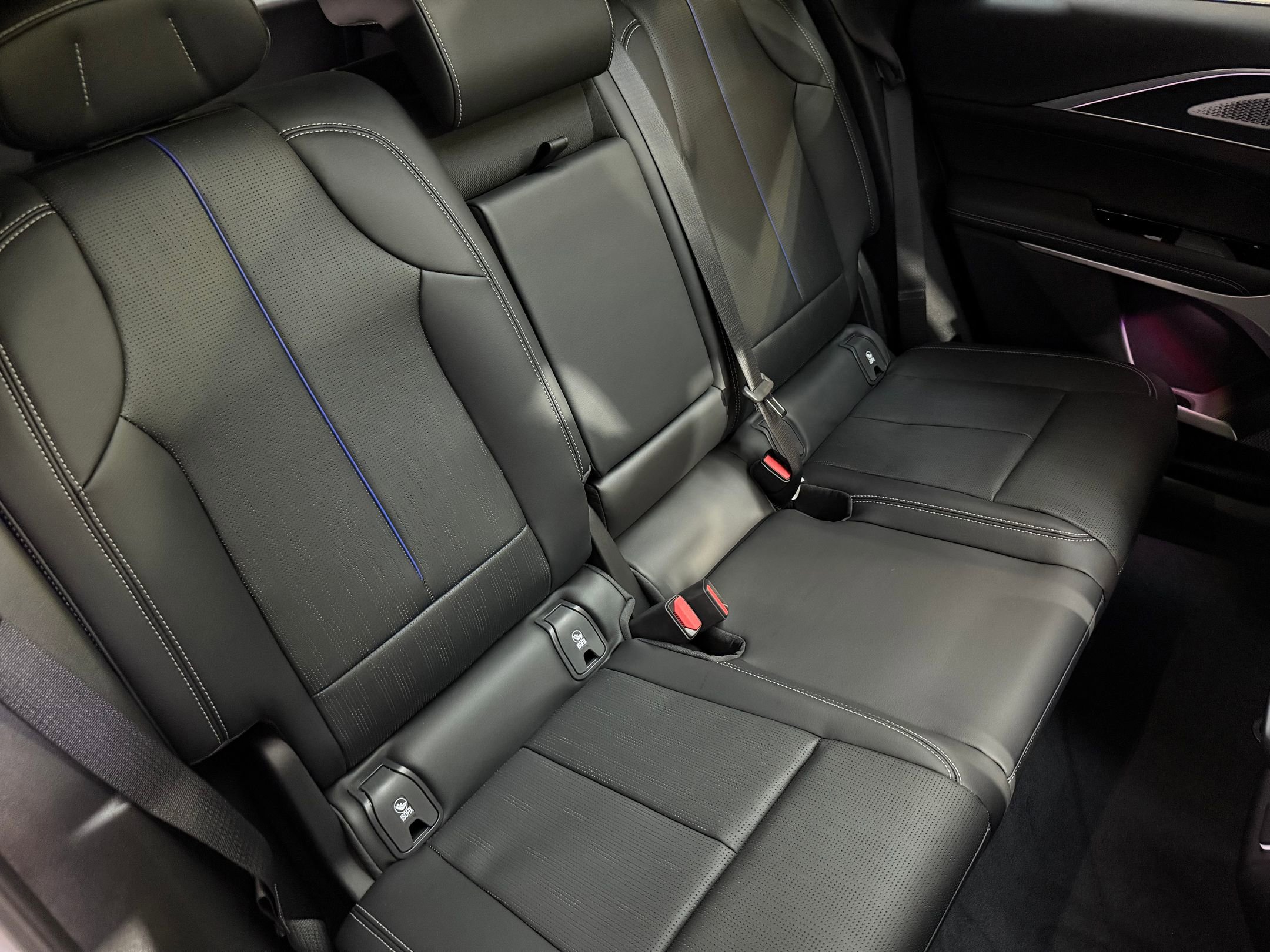 2025 Cadillac Lyriq Sport photo 39