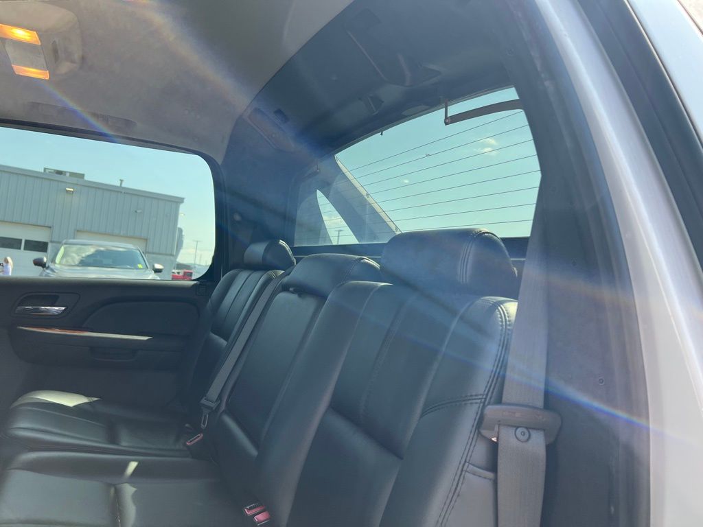 2008 Chevrolet Avalanche LTZ photo 14