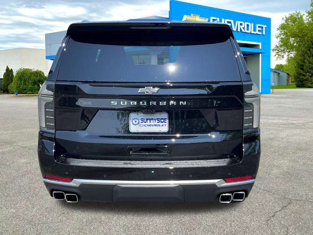 2025 Chevrolet Suburban High Country photo 3