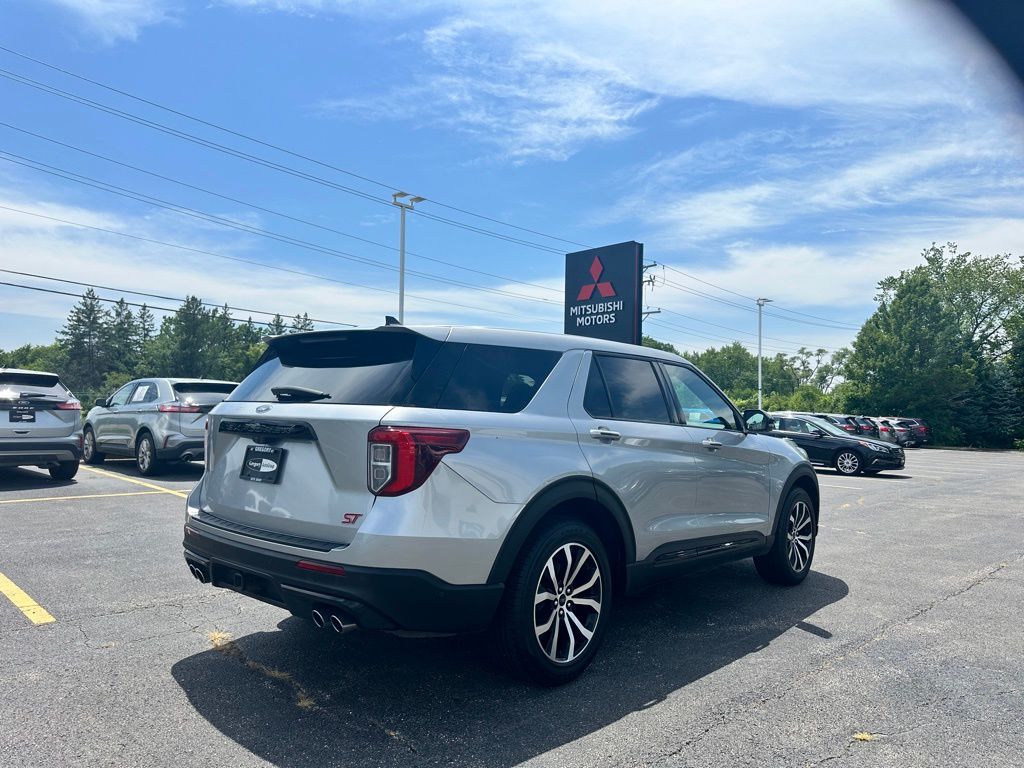 2021 Ford Explorer ST photo 2