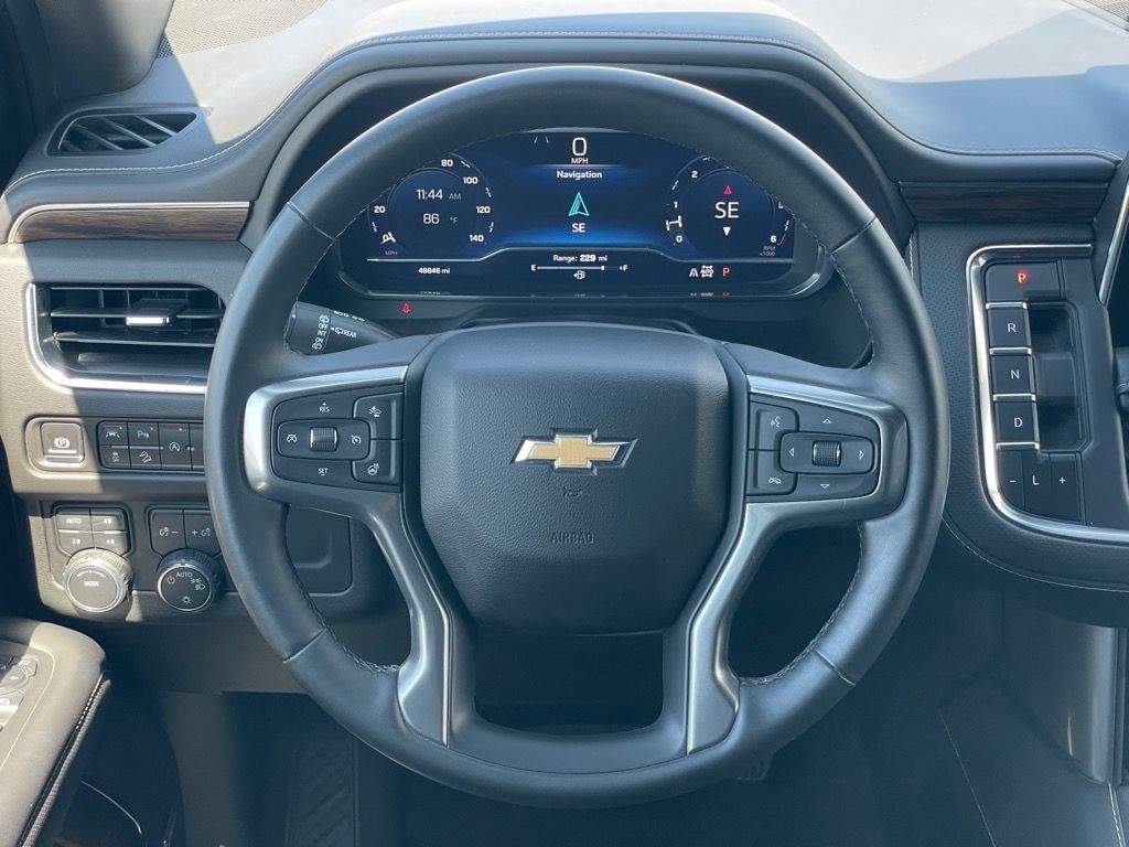 2023 Chevrolet Suburban Premier photo 12