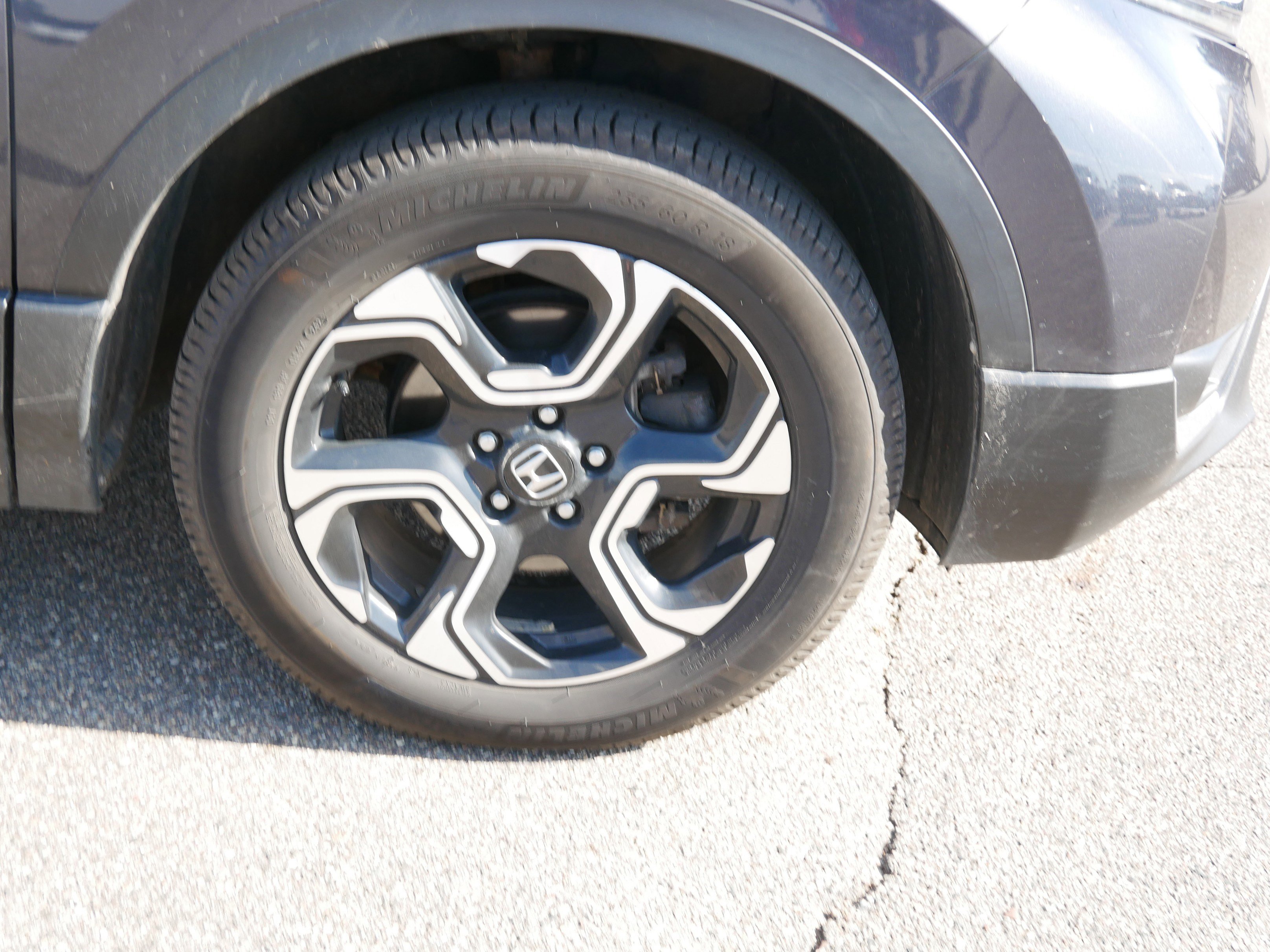 2017 Honda CR-V Touring photo 2