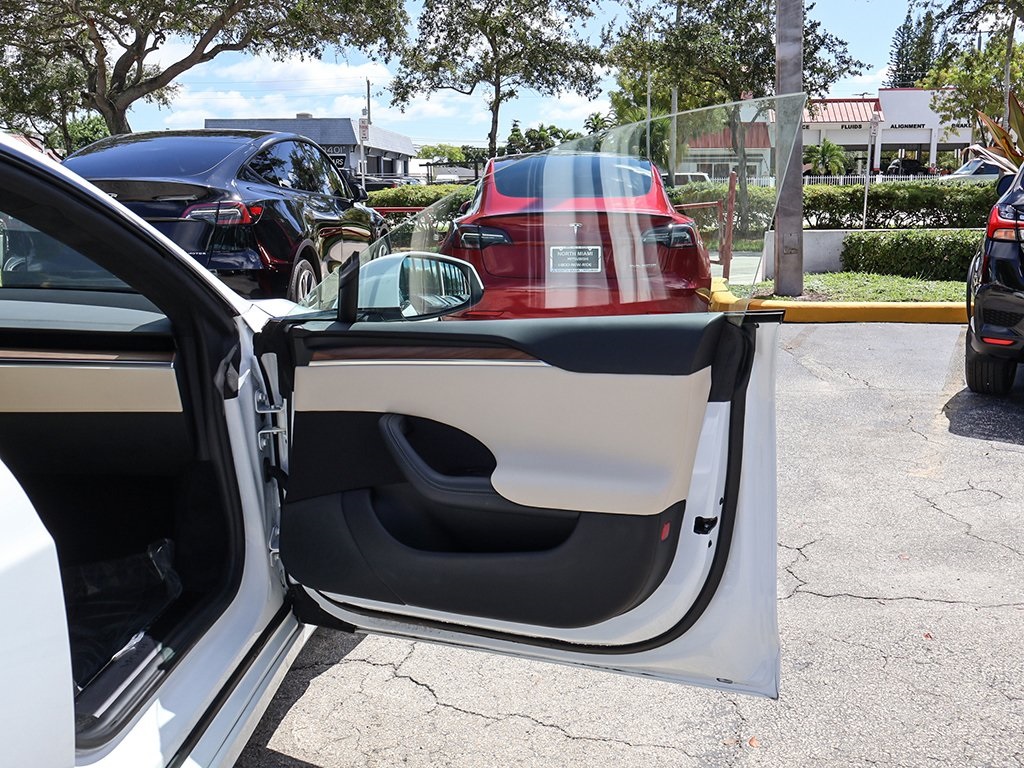 2022 Tesla Model S photo 19