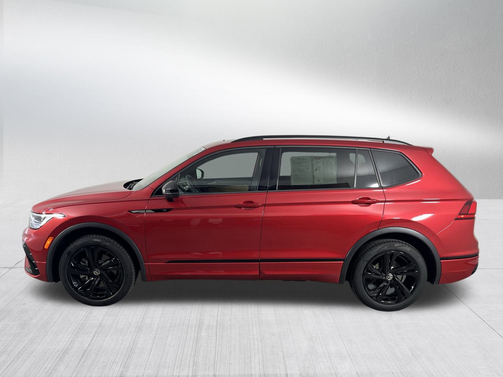 2024 Volkswagen Tiguan SE R-Line Black photo 4